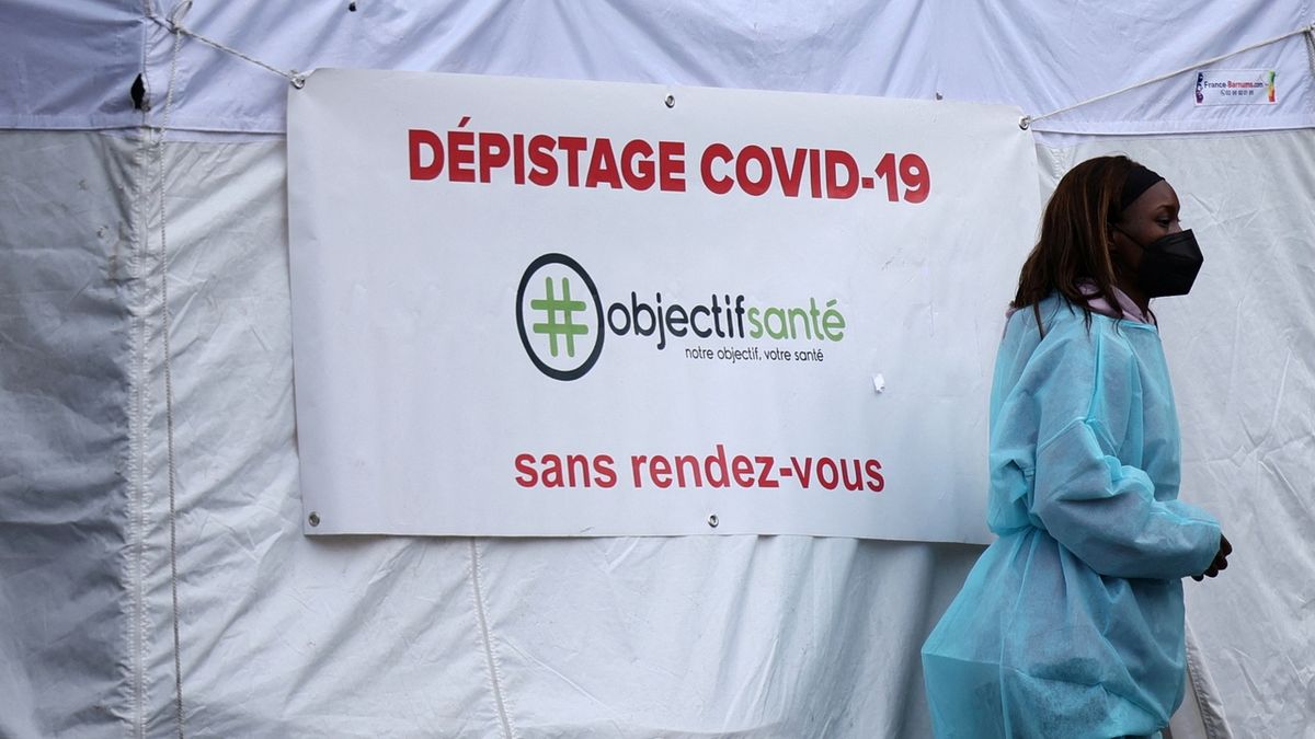 Francie hlásí sedmou vlnu koronaviru